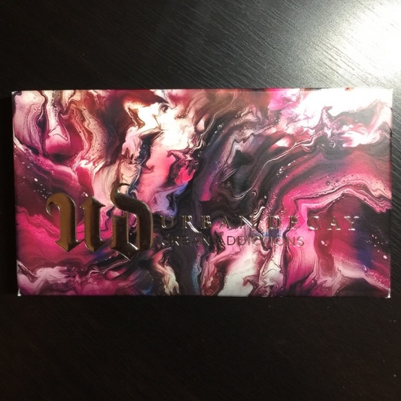 Urban Decay Urban Addictions Palette - Picture 2 of 3